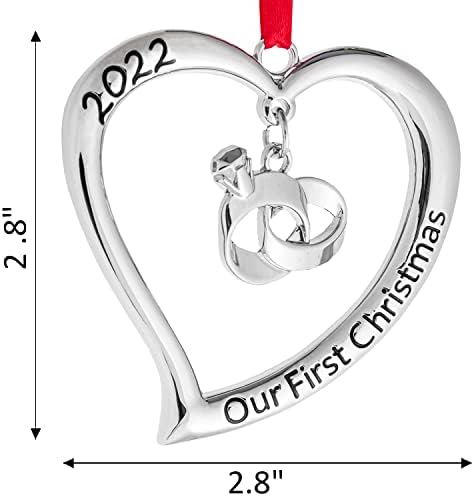 קישוט חג המולד הראשון שלנו 2022 - לב עם טבעות הקישוט הנשוי הראשון שלנו לחג המולד 2022-1 קישוט נשוי לחג