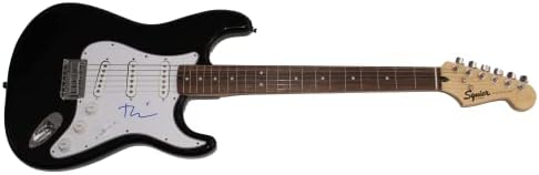 טובי מגווייר חתם על חתימה בגודל מלא פנדר שחור סטראטוקסטר גיטרה חשמלית ב / ג 'יימס ספנס מכתב אותנטיות